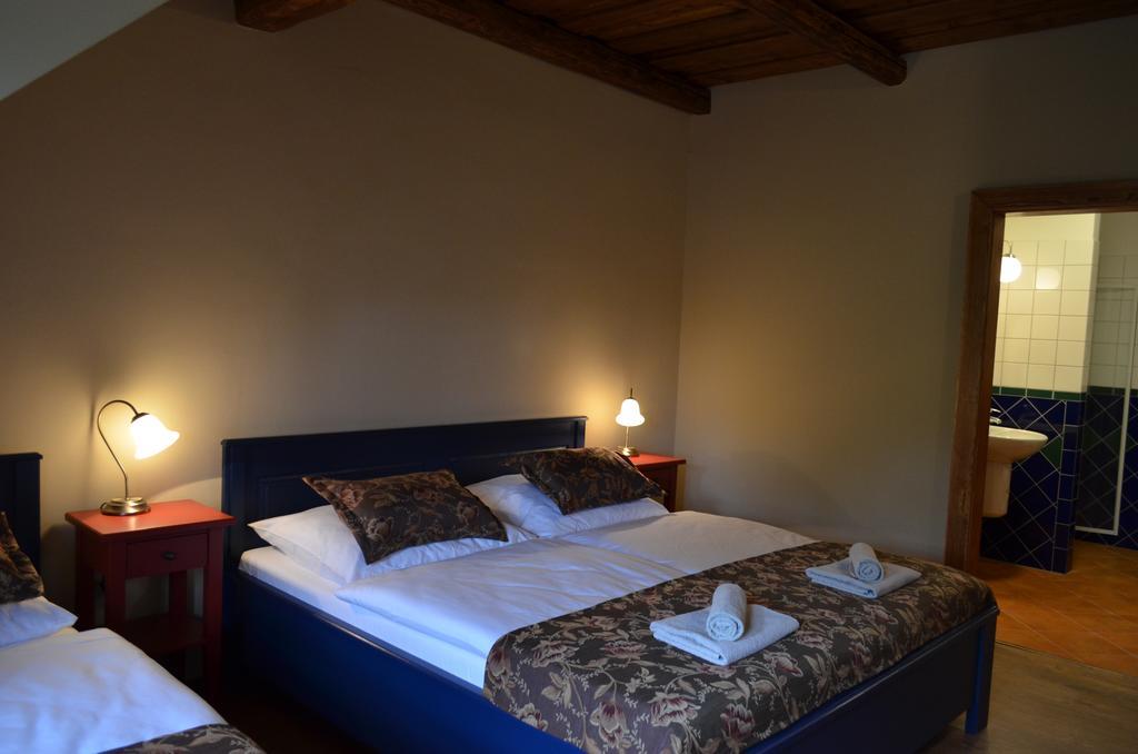 Restaurace A U Pešíků 3* Červený Kostelec